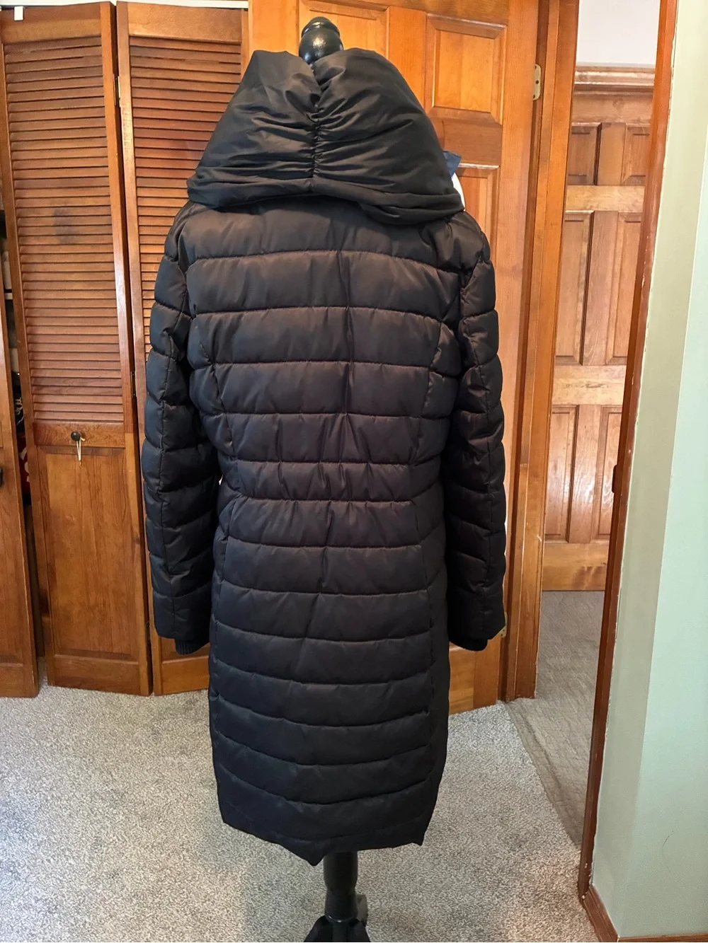Women's Black Puffer Coat with Oversized Collar and hood